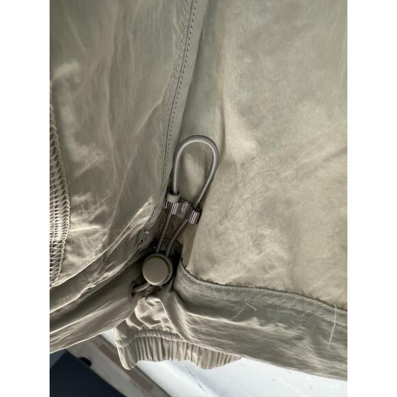 Lululemon Jacket Womens 4 Lightweight Hooded Windbreaker Full Zip Drawstring - Picture 4 of 8